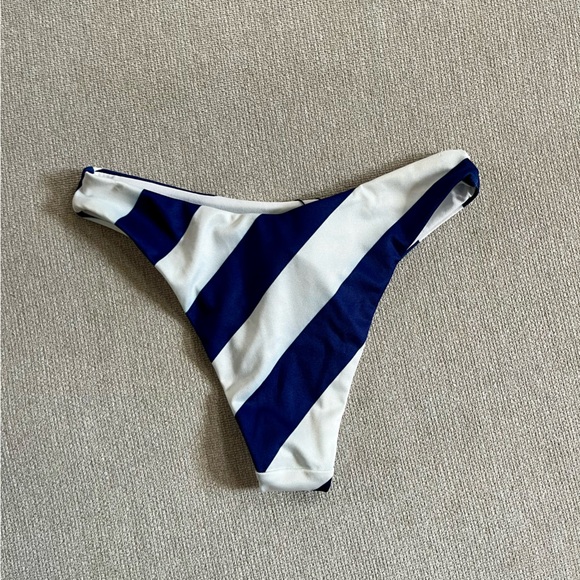 Stripe Bikini - Picture 5 of 9